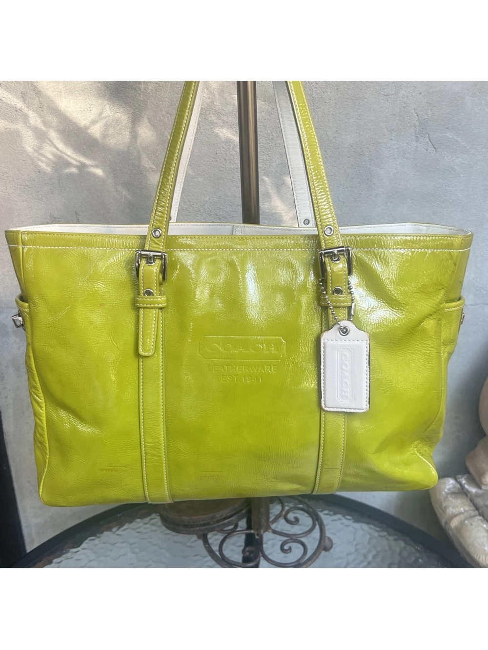 Coach Gallery lunch Tow in a lime green glazed pattern leather